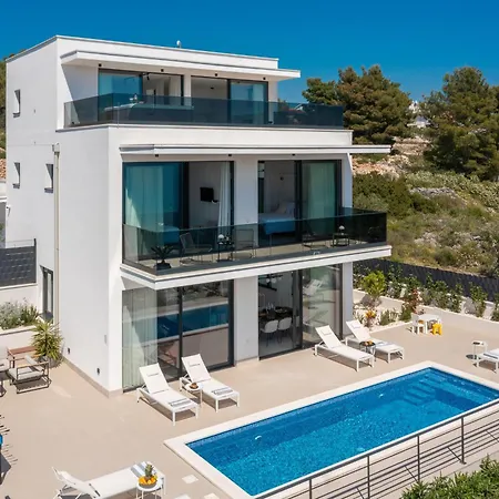 Vila Seaside Luxury With A Swimming Pool Rastici, Ciovo - 22934 Trogir