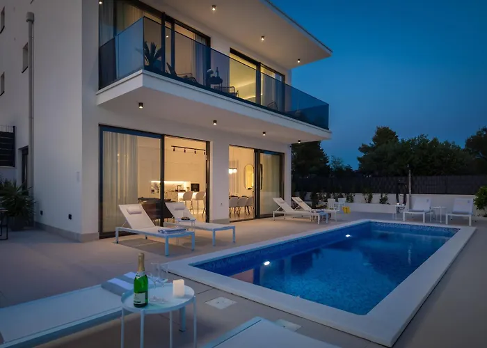 Seaside Luxury With A Swimming Pool Rastici, Ciovo - 22934 Willa *