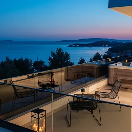 Seaside Luxury With A Swimming Pool Rastici, Ciovo - 22934 فيلة تروغير