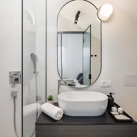 فيلة Seaside Luxury With A Swimming Pool Rastici, Ciovo - 22934 *