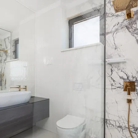 فيلة Seaside Luxury With A Swimming Pool Rastici, Ciovo - 22934 تروغير