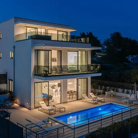 فيلة Seaside Luxury With A Swimming Pool Rastici, Ciovo - 22934