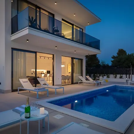Seaside Luxury With A Swimming Pool Rastici, Ciovo - 22934 别墅 *