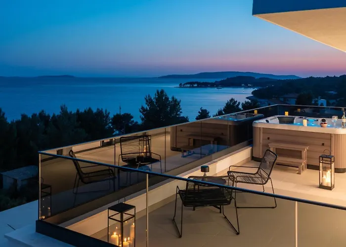 Seaside Luxury With A Swimming Pool Rastici, Ciovo - 22934 别墅 特罗吉尔
