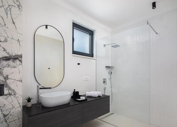 Seaside Luxury With A Swimming Pool Rastici, Ciovo - 22934 *