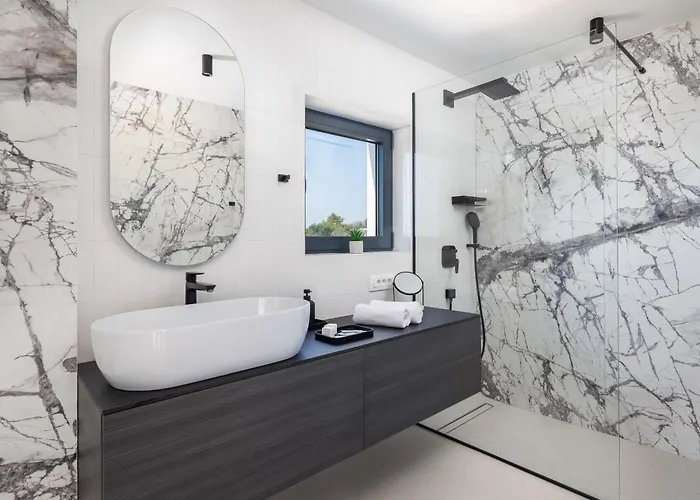 Βίλα Seaside Luxury With A Swimming Pool Rastici, Ciovo - 22934