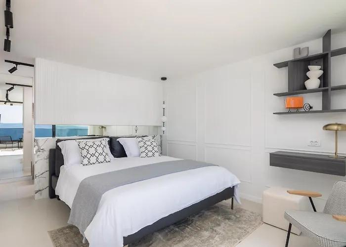 Seaside Luxury With A Swimming Pool Rastici, Ciovo - 22934 别墅 特罗吉尔