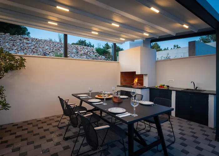Seaside Luxury With A Swimming Pool Rastici, Ciovo - 22934 别墅